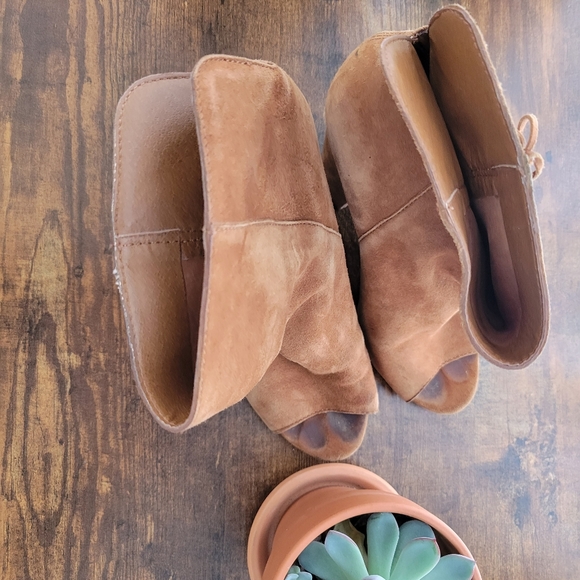 Dolce Vita Tan Fringe Booties 8 ✌️ - Picture 4 of 7